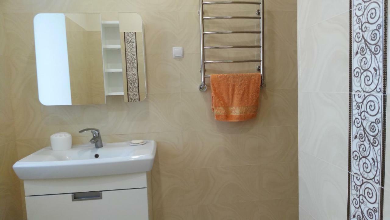 Separate Room Homestay In A Private House, Facilities Shared With Owner Berdychiv Exterior photo